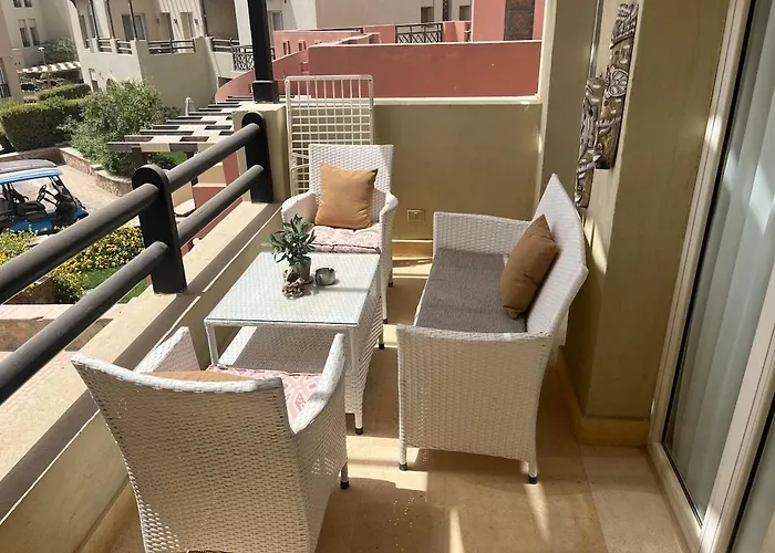 Azzurra Sea View 2 Bedrooms דירה הורגהדה