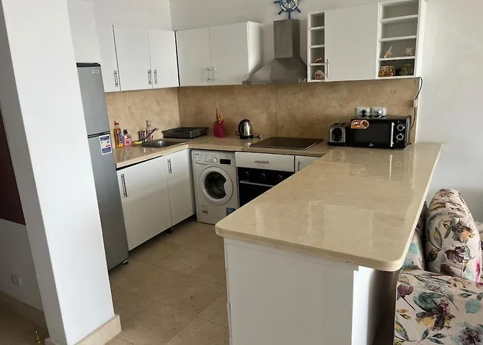 Azzurra Sea View 2 Bedrooms דירה הורגהדה