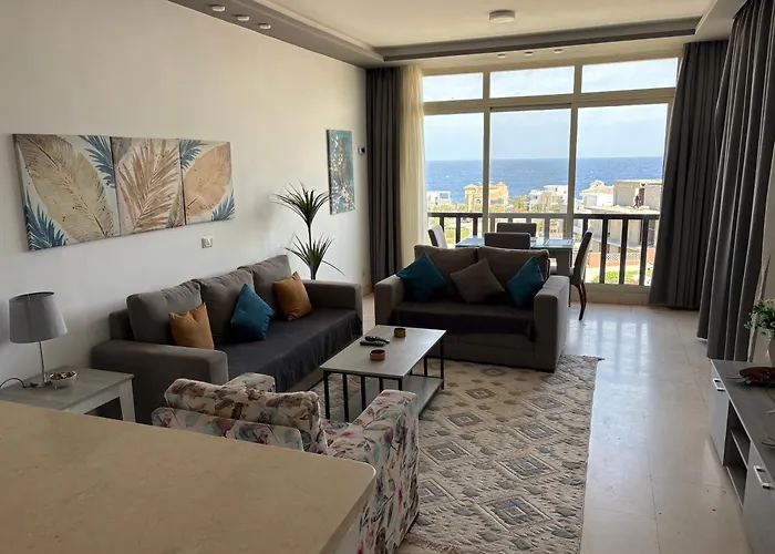 Azzurra Sea View 2 Bedrooms * הורגהדה